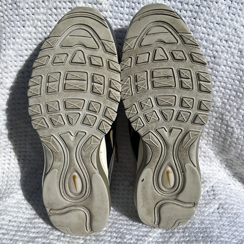 Nike Air Max 97 SE Vast Gray Gold Metallic Women’s size 8.5 - Picture 9 of 10